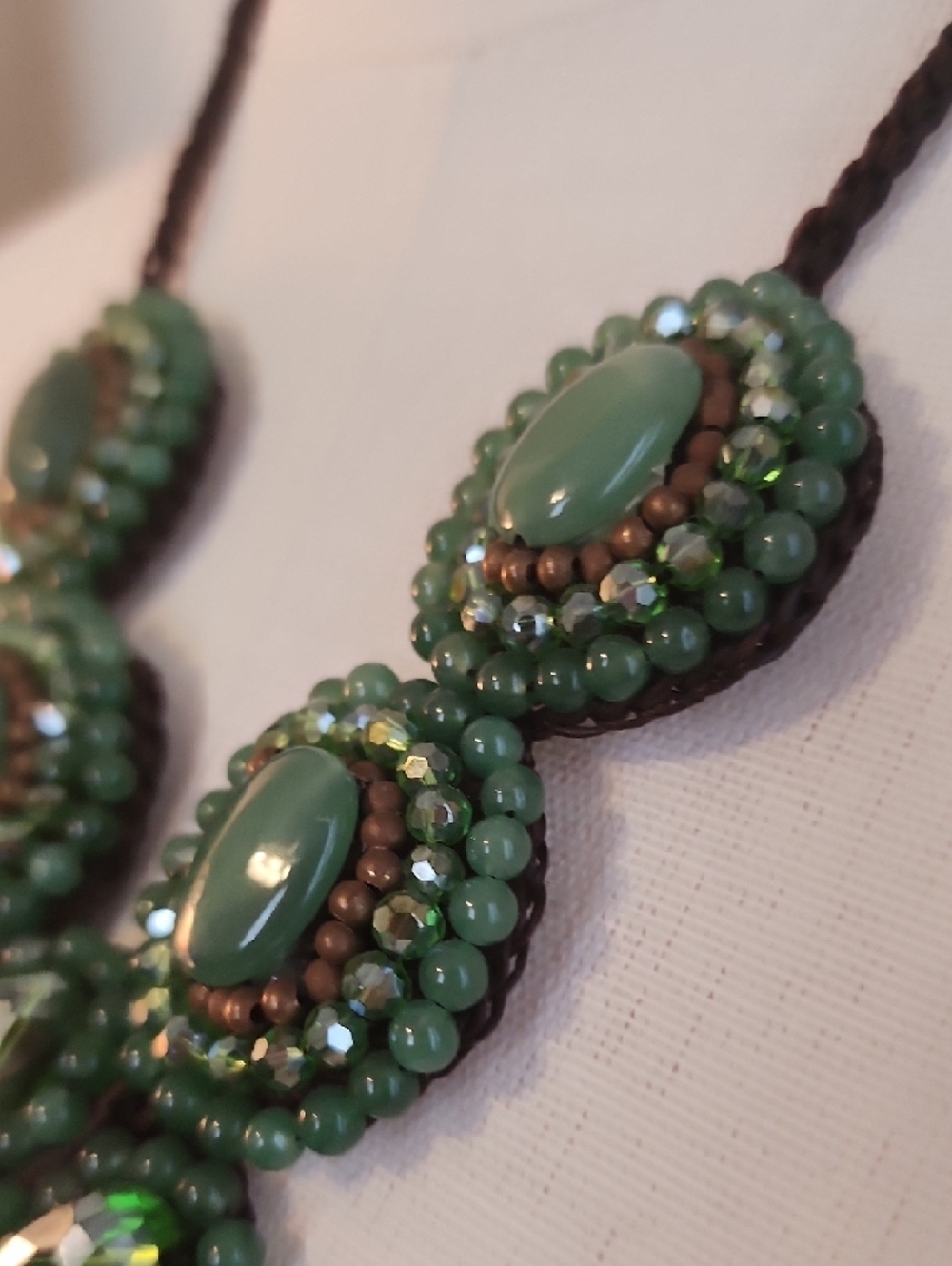 Green Beaded Statement Necklace Floral Cluster Bib Braided Cord - Picture 9 of 10